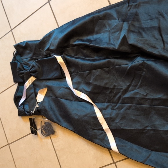 NWT Alfred Sung Strapless A-line Satin Gown Modern Bow Detail Evergreen 14 - Picture 3 of 13